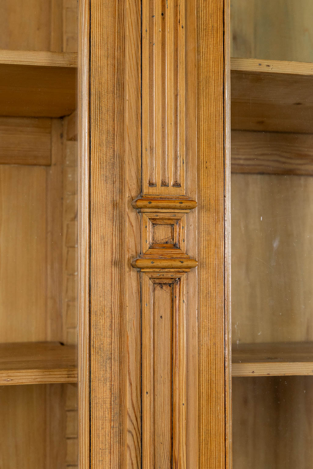 A large shop display cabinet, Pine, Neoclassical style, 19th C. (L:60 x W:260 x H:288 cm)