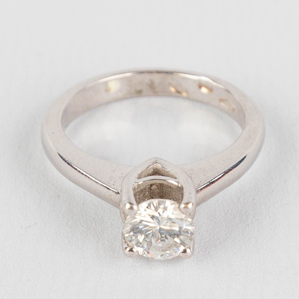 A ring with large solitary diamond, appr.,79ct H-SI-2, ring size 55, 5,58g.