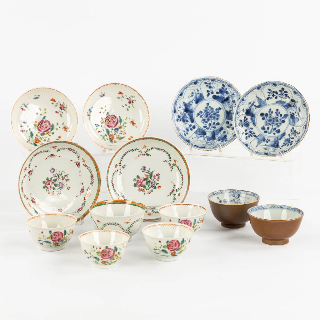 13 pieces of Chinese Capucine and Famille Rose decor, 18de/19de eeuw. (D:14,5 cm)