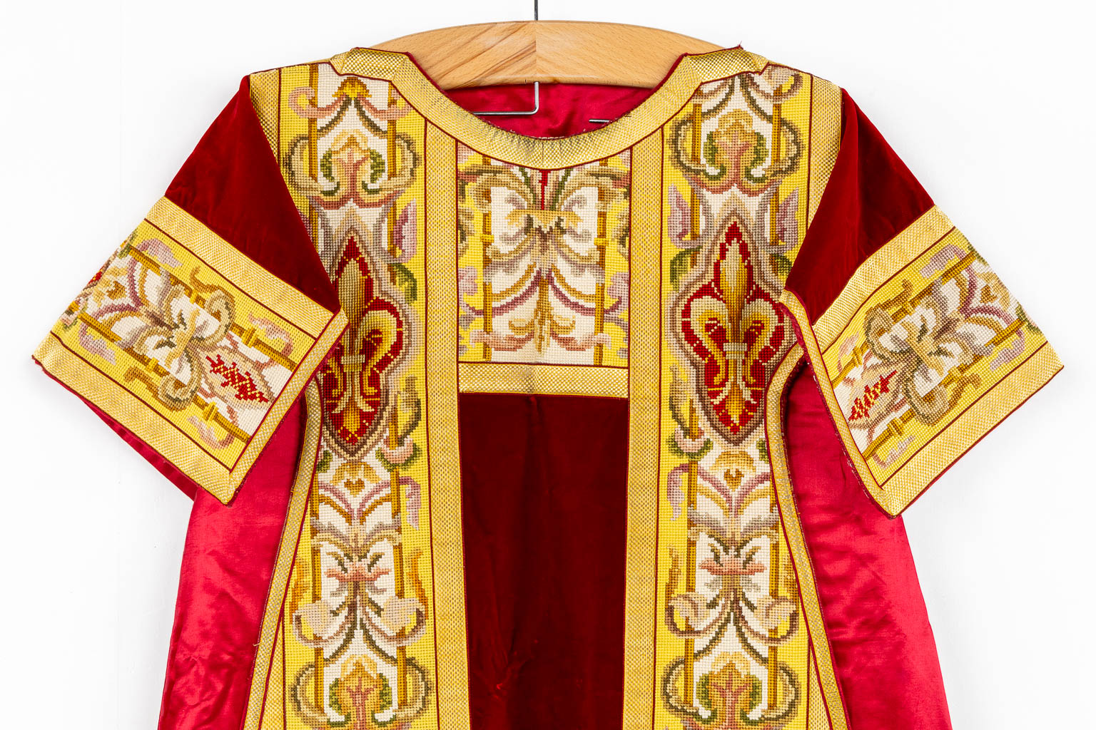 A matching set consisting of two Dalmatics and a Roman Chasuble, embroideries. 