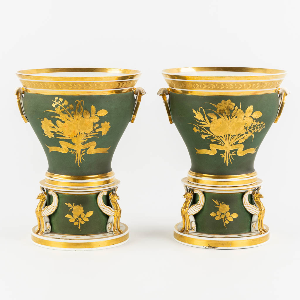 Fleury à Paris, a pair of porcelain cache-pots, Empire. 19th C. (H:27 x D:21 cm)