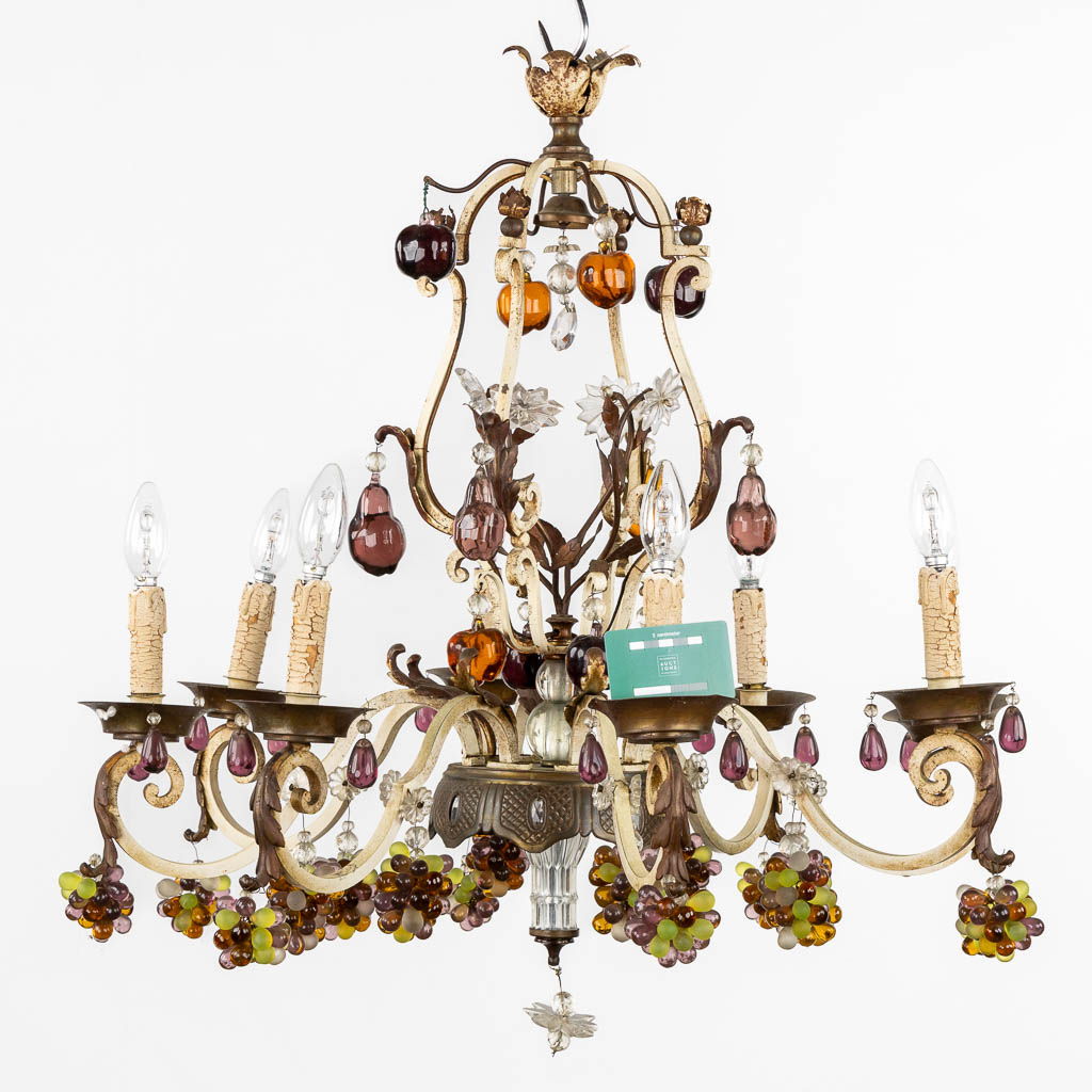 A decorative chandelier with coloured glass in the shape of fruits. (H:80 x D:75 cm)