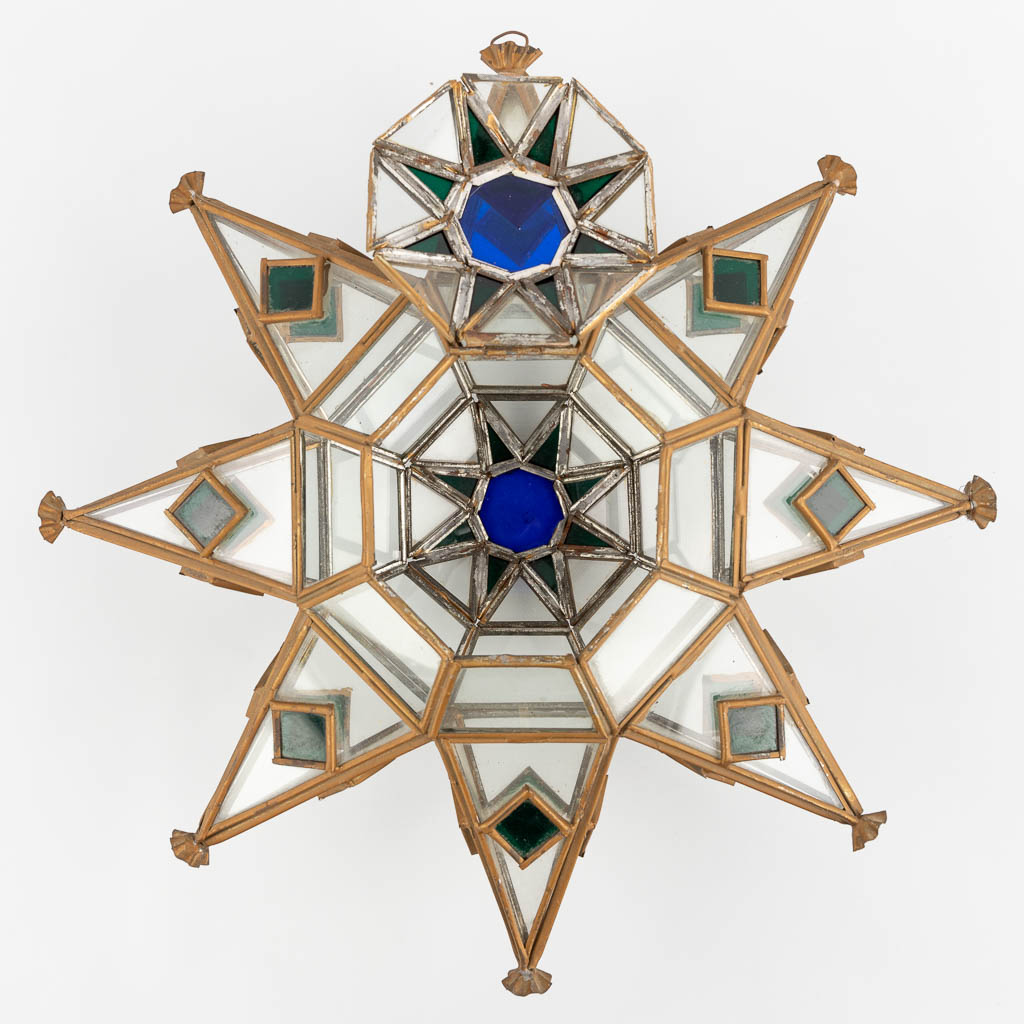 An antique hanging light fixture, decorated with stained glass in the shape of a star. (D:17 x W:42 x H:42 cm)