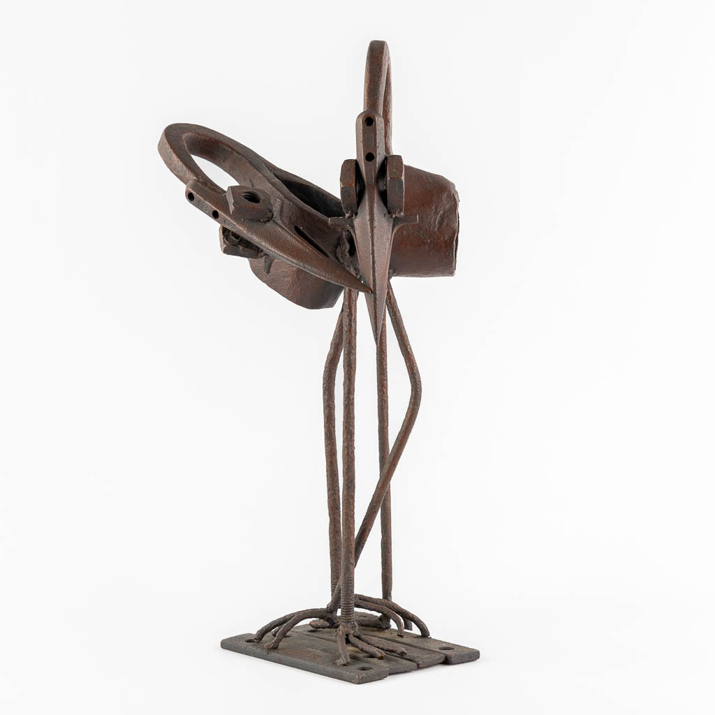 A wrought iron sculpture depicting two birds, monogrammed CD, 1973. (H:55 cm)