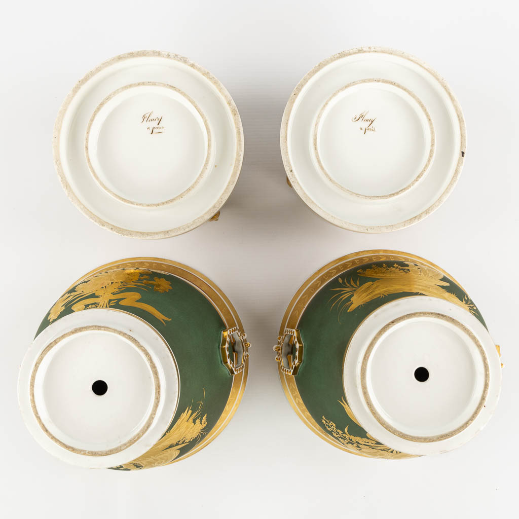 Fleury à Paris, a pair of porcelain cache-pots, Empire. 19th C. (H:27 x D:21 cm)