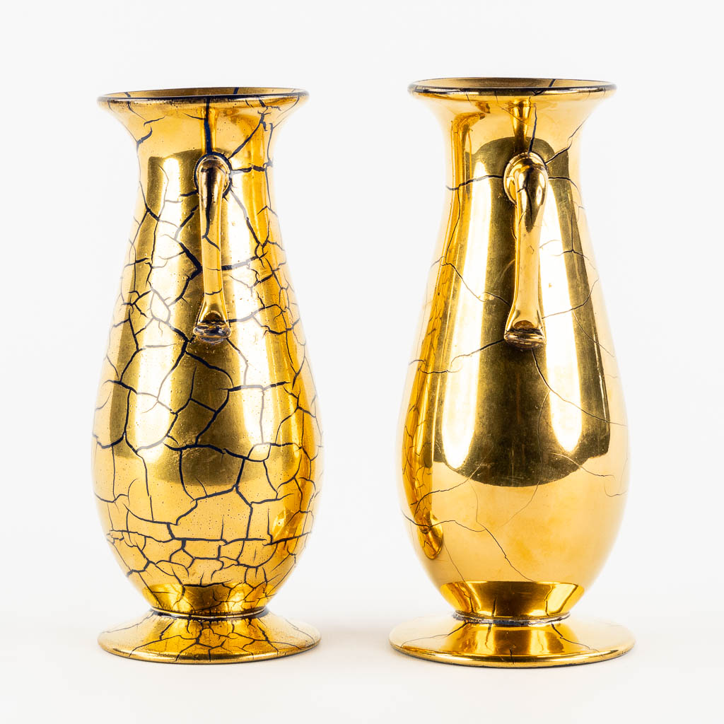 Verrerie de Saint-Prex, a pair of art glass vases. Swiss. (W:11,5 x H:22 cm)