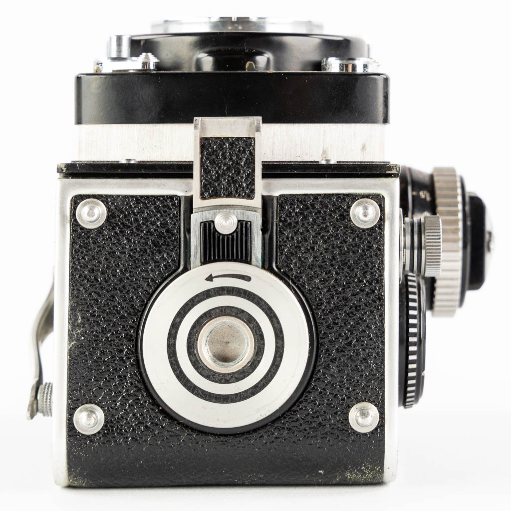 Rolleiflex Synchro-Compur, Franke & Heidece, Germany. (L:11,5 x W:11 x H:16 cm)