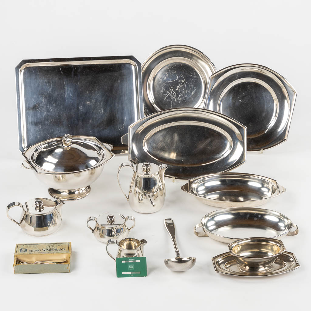 Wiskemann, A large collection of serving and tableaccessories. (L:36 x W:45,5 cm)