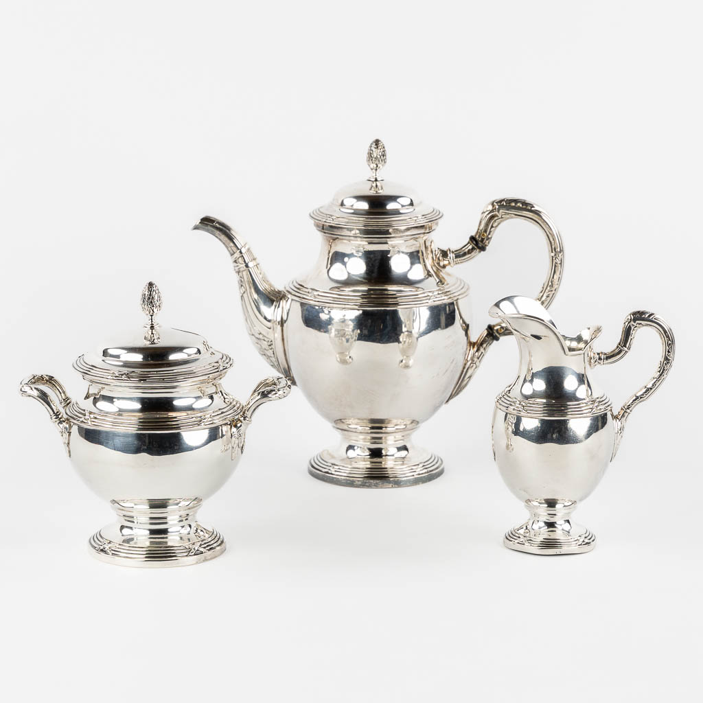 Een driedelig zilver koffieservies, Lodewijk XVI stijl. Duitsland, 800/1000. 1,115kg.