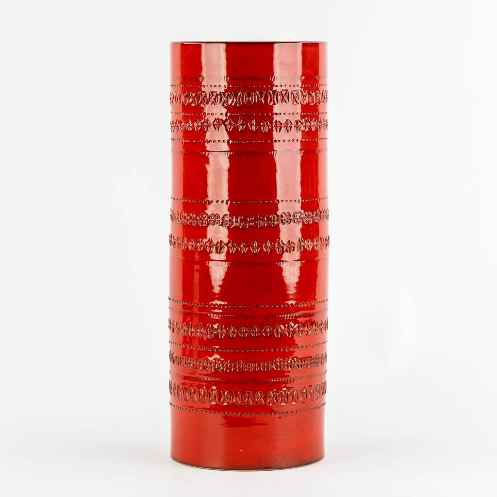 Bitossi, a large vase with red glaze. (H:49 x D:18,5 cm)