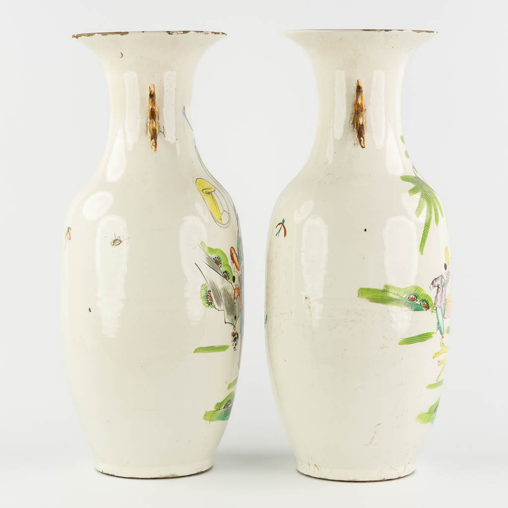 Two pairs of Chinese Famille Rose vases, 20th C. (H:58 x D:23 cm)