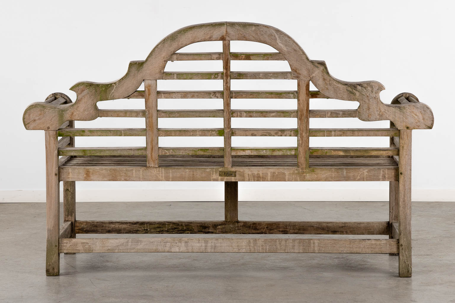 A teak garden bench. (L:60 x W:168 x H:104 cm)