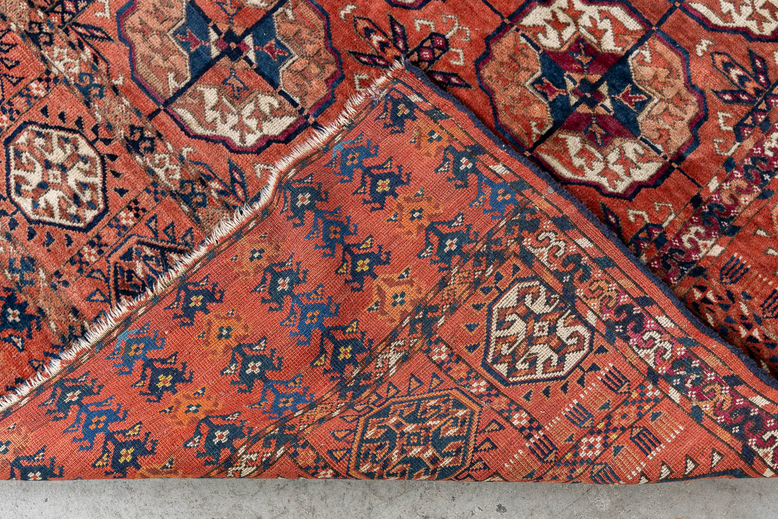 An Oriental hand-made carpet, Turkaman/Turkoman. (L:320 x W:201 cm)