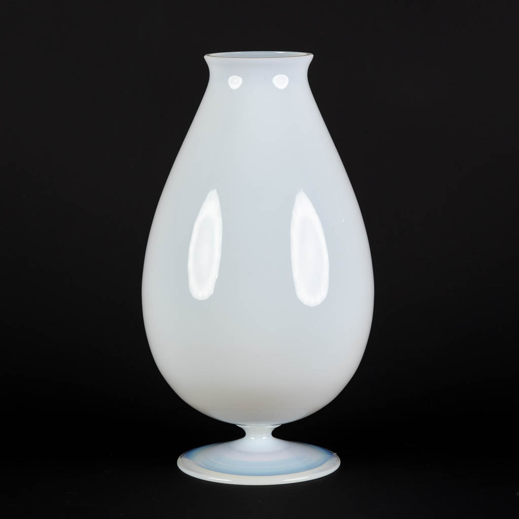 Sèvres, France, an opaline glass vase. (H:30 x D:15 cm)