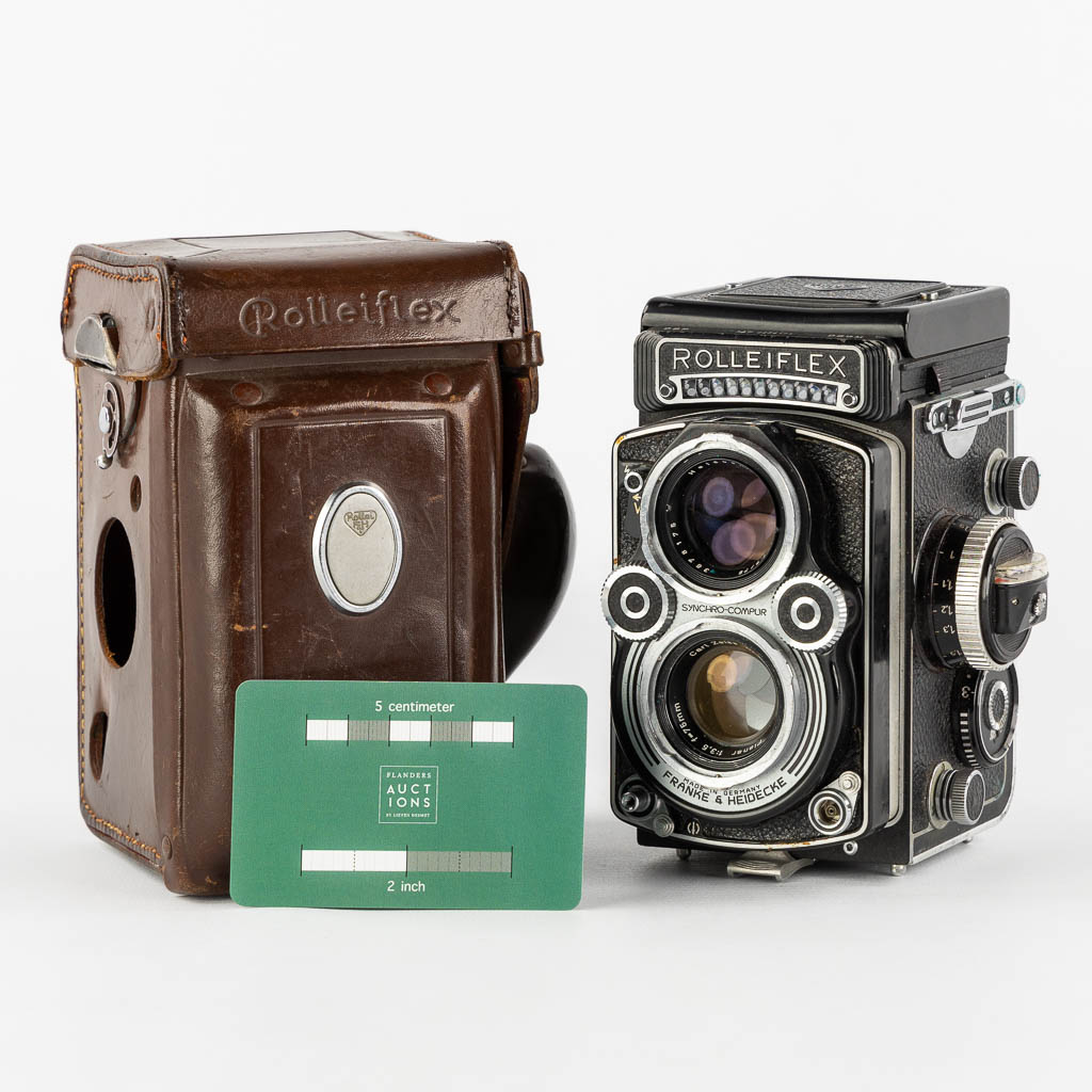 Rolleiflex Synchro-Compur, Franke & Heidece, Germany. (L:11,5 x W:11 x H:16 cm)