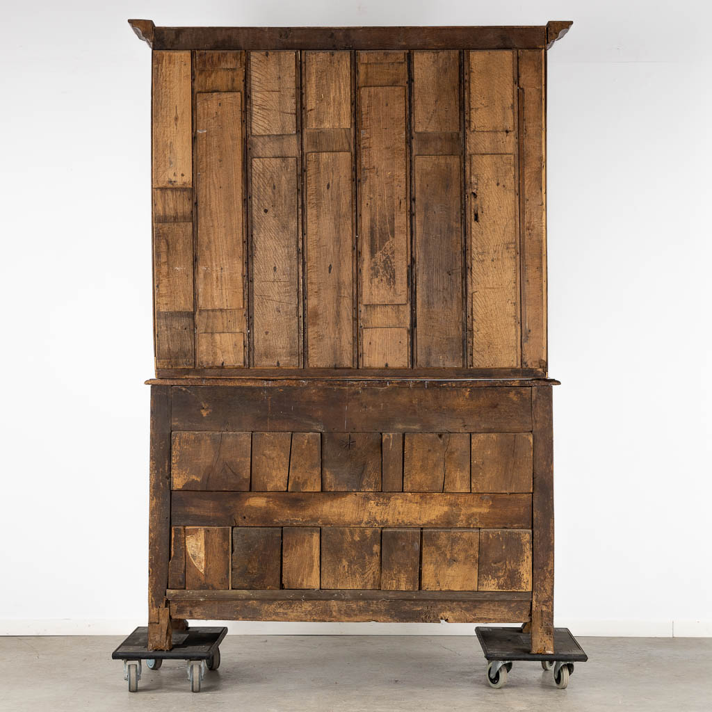 An antique vaisselier, plate cabinet, oak, 18th C. (L:57 x W:160 x H:230 cm)