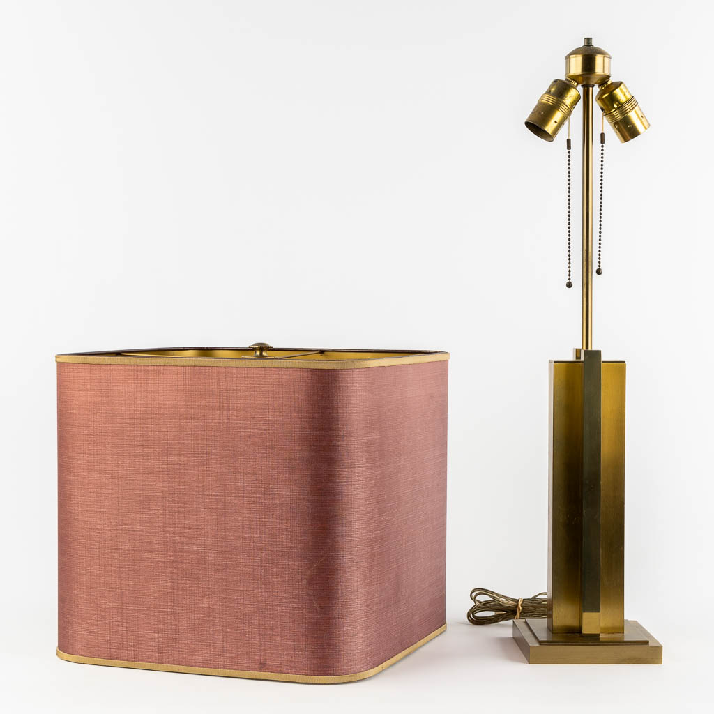 A mid-century table lamp, gilt metal, In the style of Belgo Chrome. (L:37 x W:37 x H:75 cm)