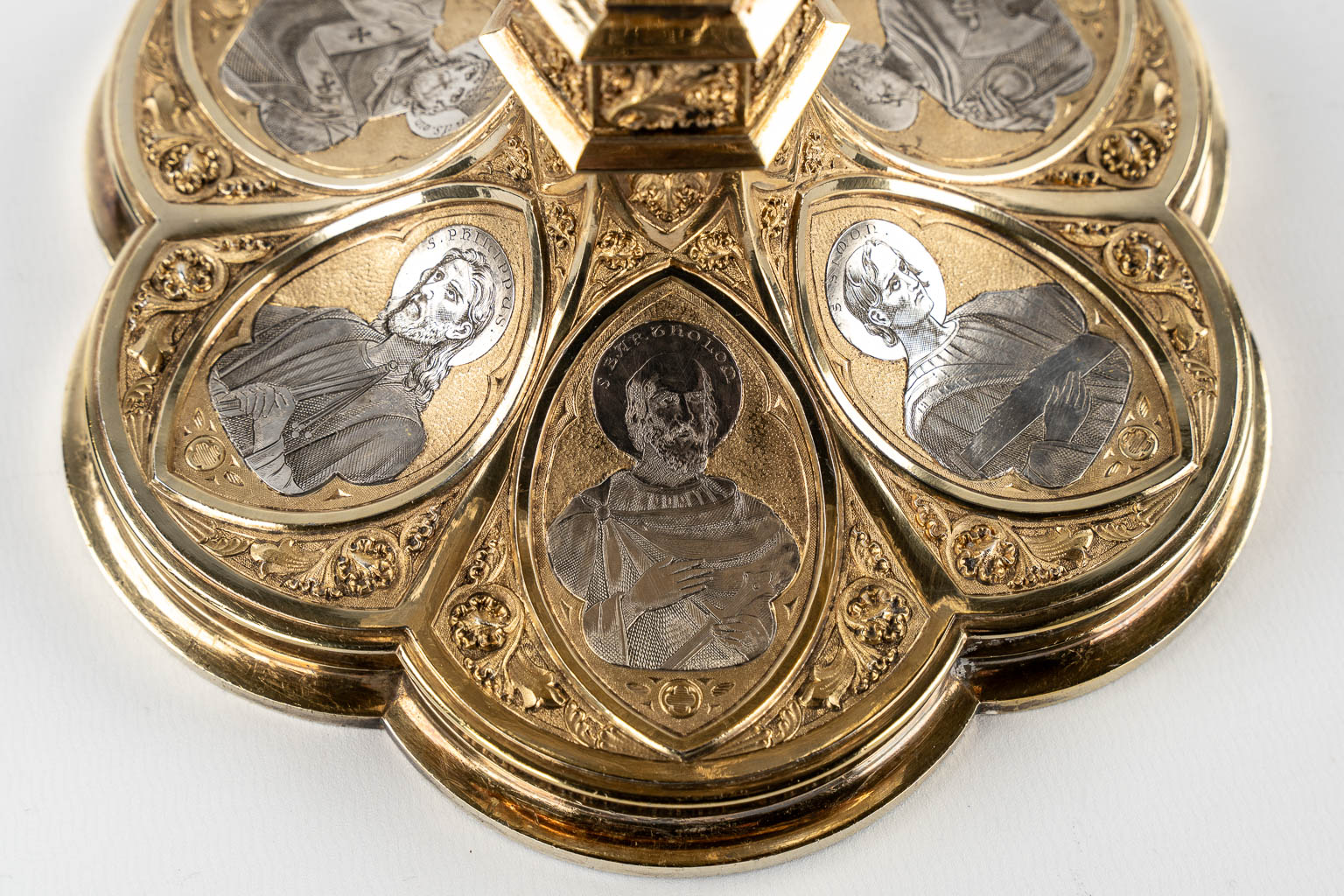 A magnificent quality Gothic Revival Chalice, engraved images of 18 apostles and saints, 19th C. 1,357kg. 