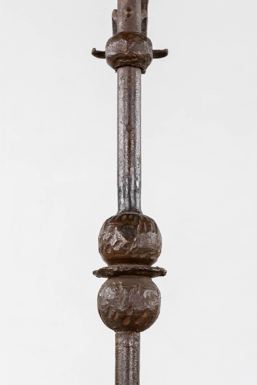 A wrought-iron lectern. 19th C. (W:40 x H:136 cm)