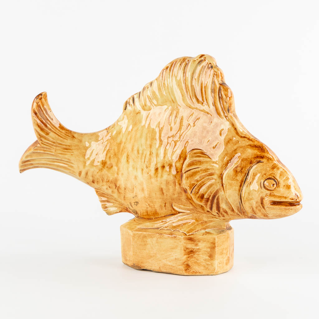 A decorative model of a fish, glazed ceramics, Art Deco. (L:9 x W:36 x H:24 cm)