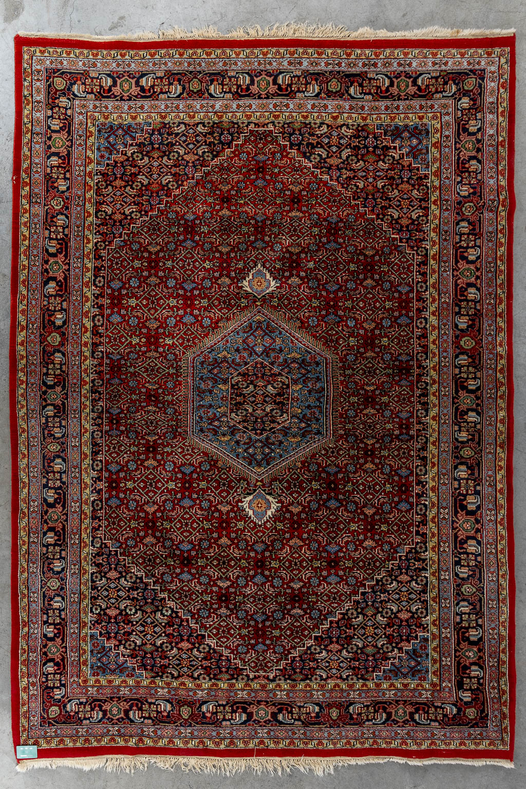 An Oriental hand-made carpet, Bidjar. (L:300 x W:210 cm)