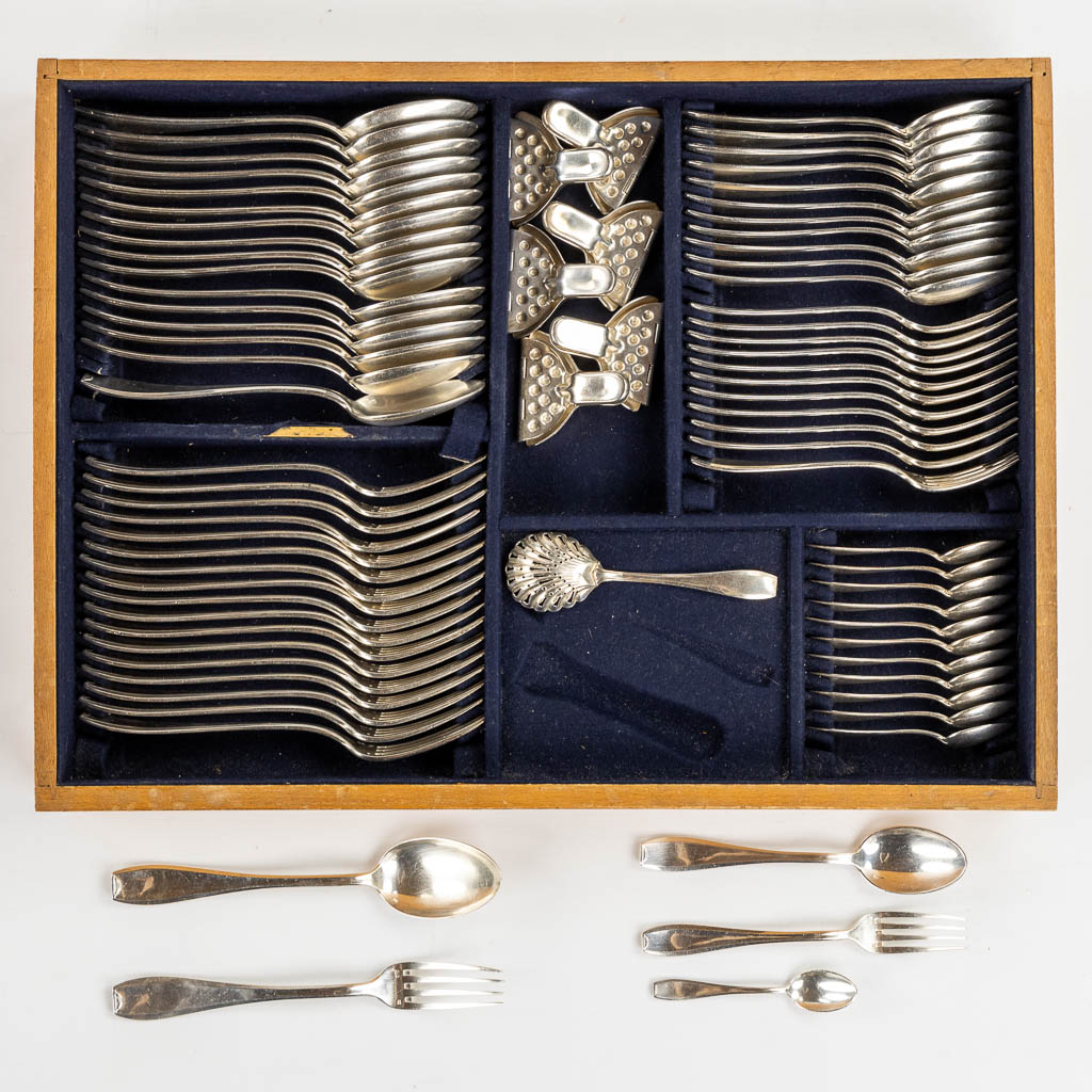 Bruno Wiskemann, a large 212-piece silver-plated cutlery with matching Ice Bucket, Art Deco. (H:23 cm)