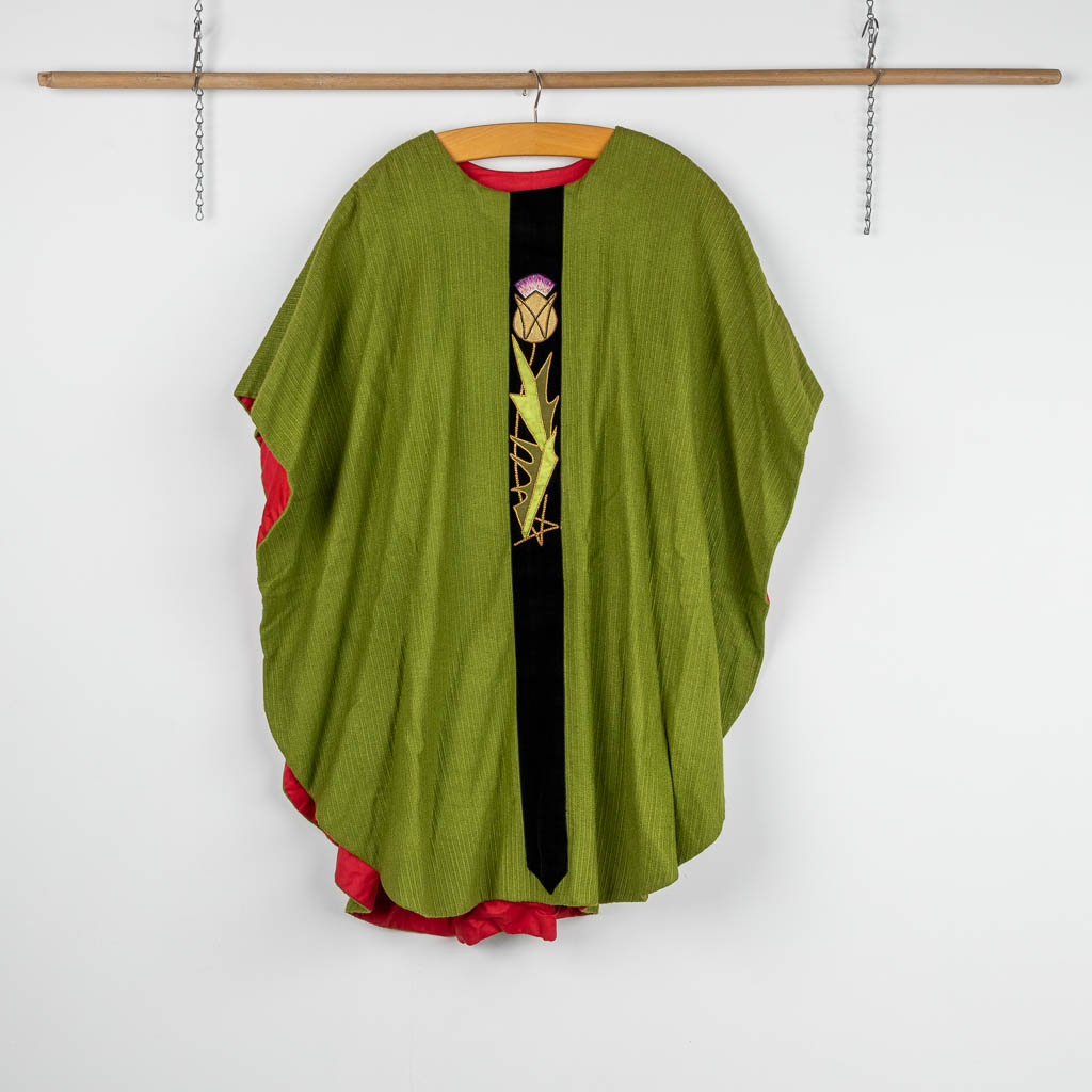 A set of 4 modern Chasubles, a Humeral Veil, Stola, Brusa and Chalice Veils. 