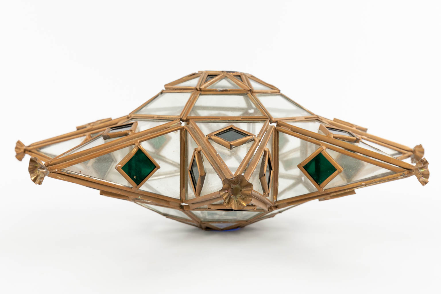 An antique hanging light fixture, decorated with stained glass in the shape of a star. (D:17 x W:42 x H:42 cm)