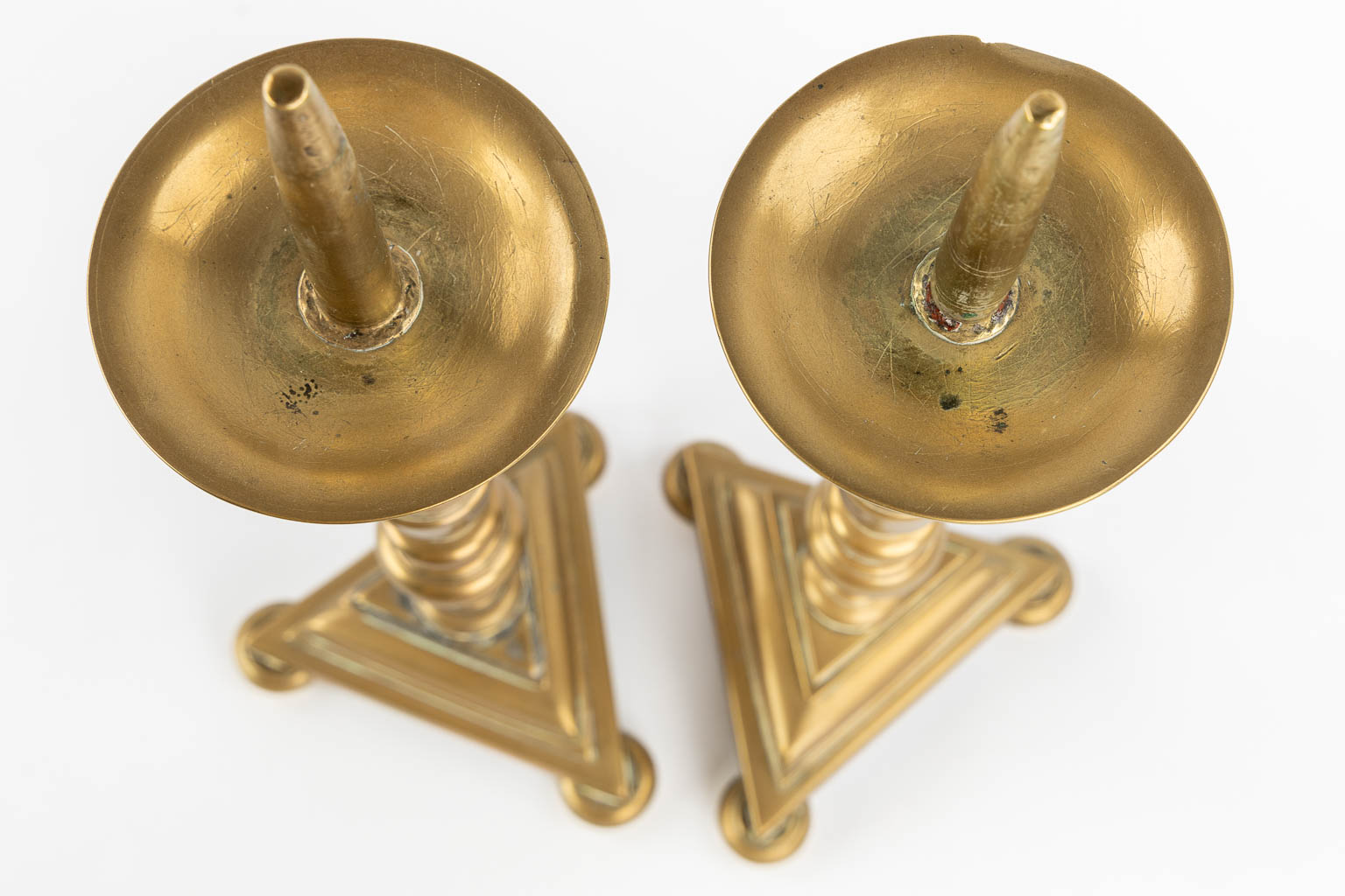 A pair of Renaissance candlesticks, bronze. Late 16th C. (L:15 x W:14 x H:41 cm)