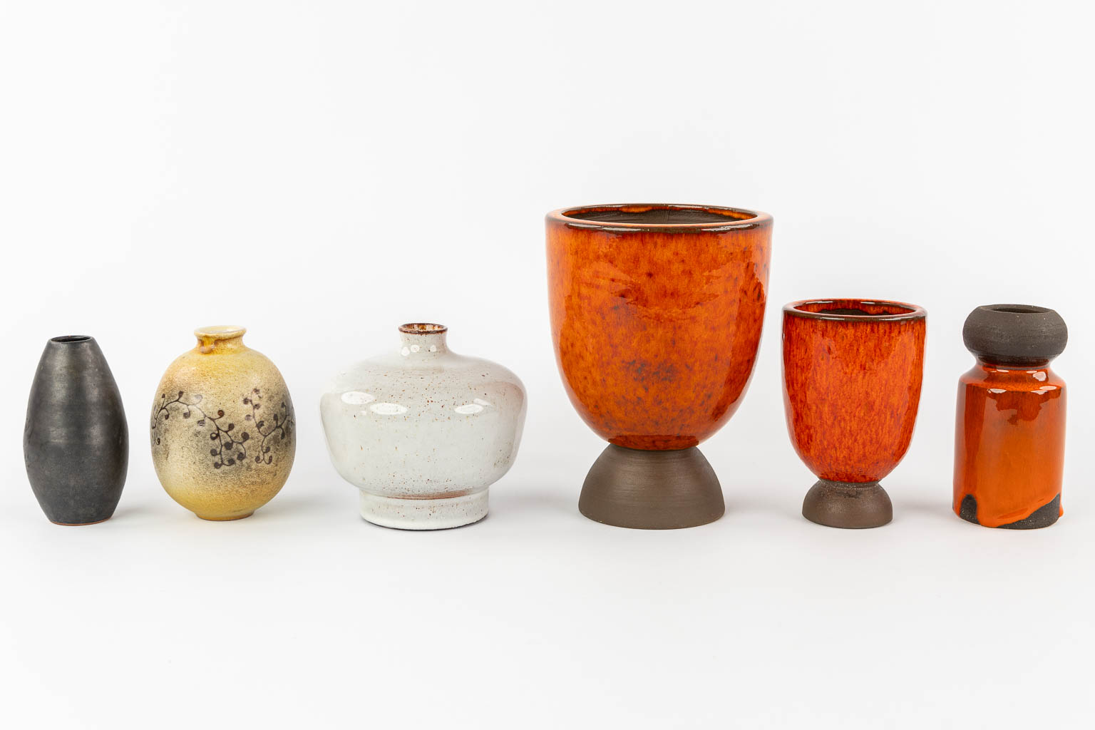 Perignem, Amphora and Steven, a varied collection of glazed ceramics, 13 pieces. 