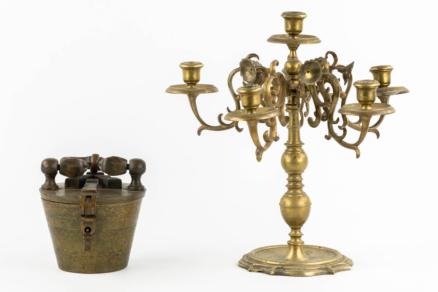 A set of weights, dated 1795. Added an antique candelabra with removeable arms. 19th C. (H:34 cm)