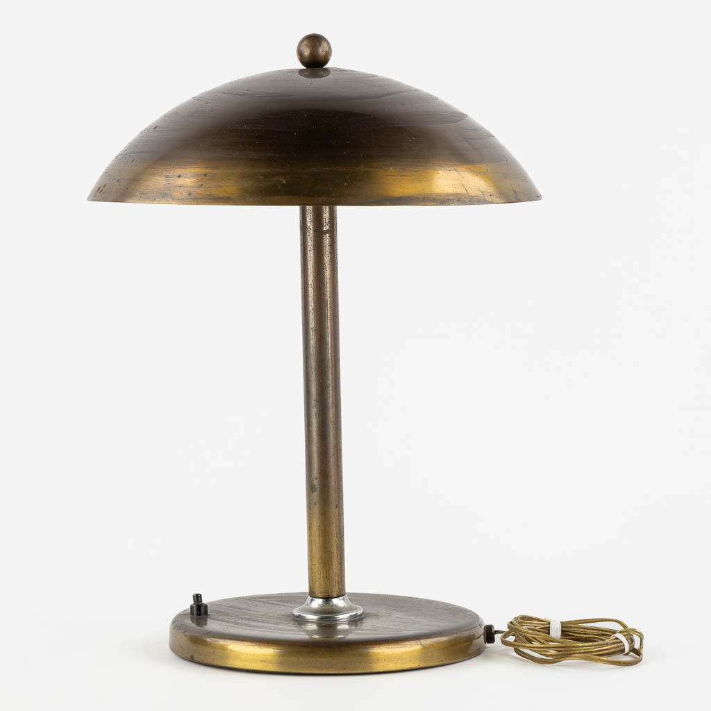 A table lamp, Art Deco/Bauhaus, probaly Germany. (H:42 x D:30 cm)