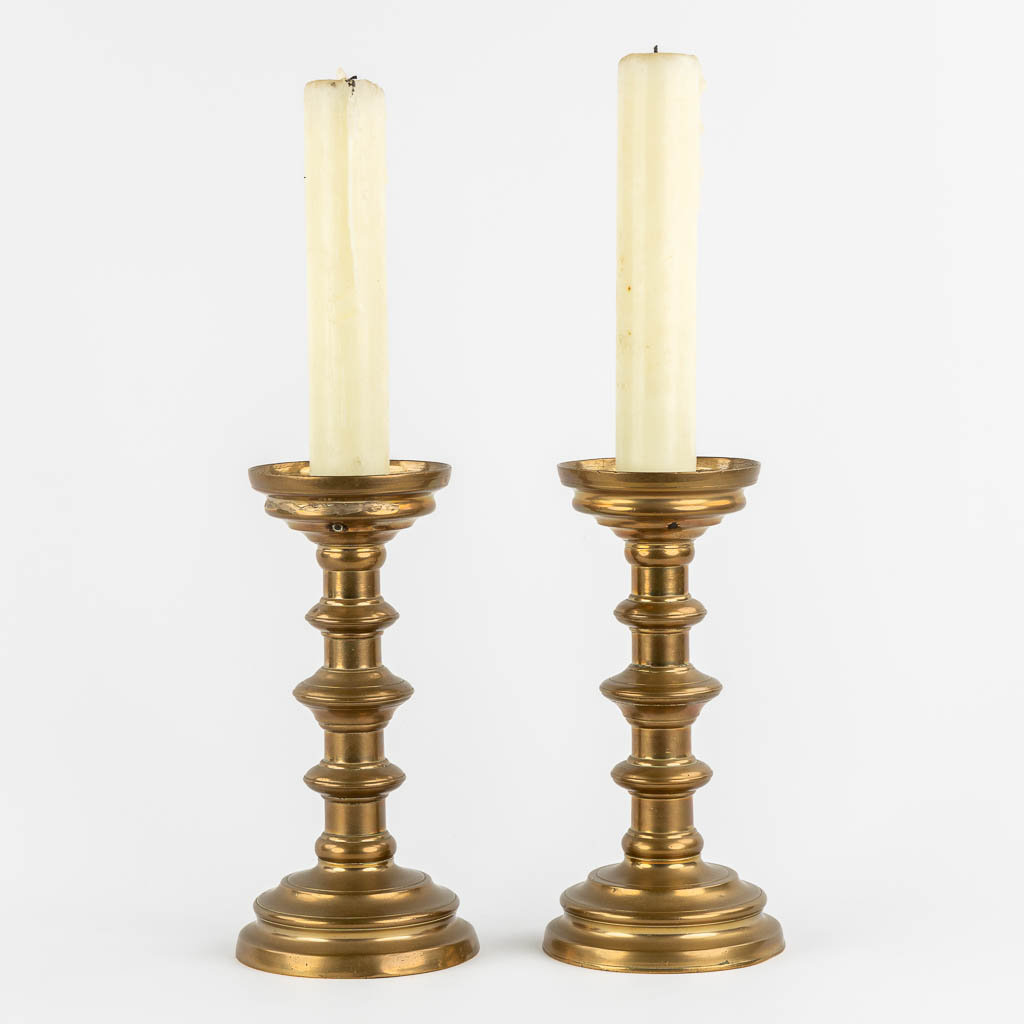 A pair of 'Rhineland' candlesticks, Germany. Late 16th C. (H:33 x D:13,5 cm)