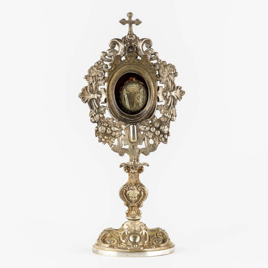 A Reliquary Monstrance, Baroque Style with a theca and 3 relics for Saints. 19th C.