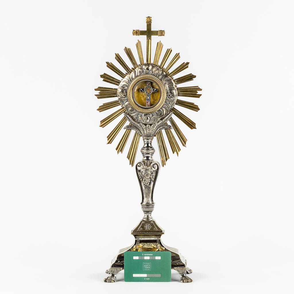 A large reliquary monstrance with a relic of the True Cross - De Ligno Cruxis, DNJC. 