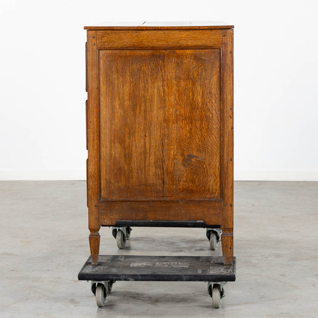 A three-drawer commode, Louis XVI. 18th C. (L:57 x W:123 x H:93 cm)