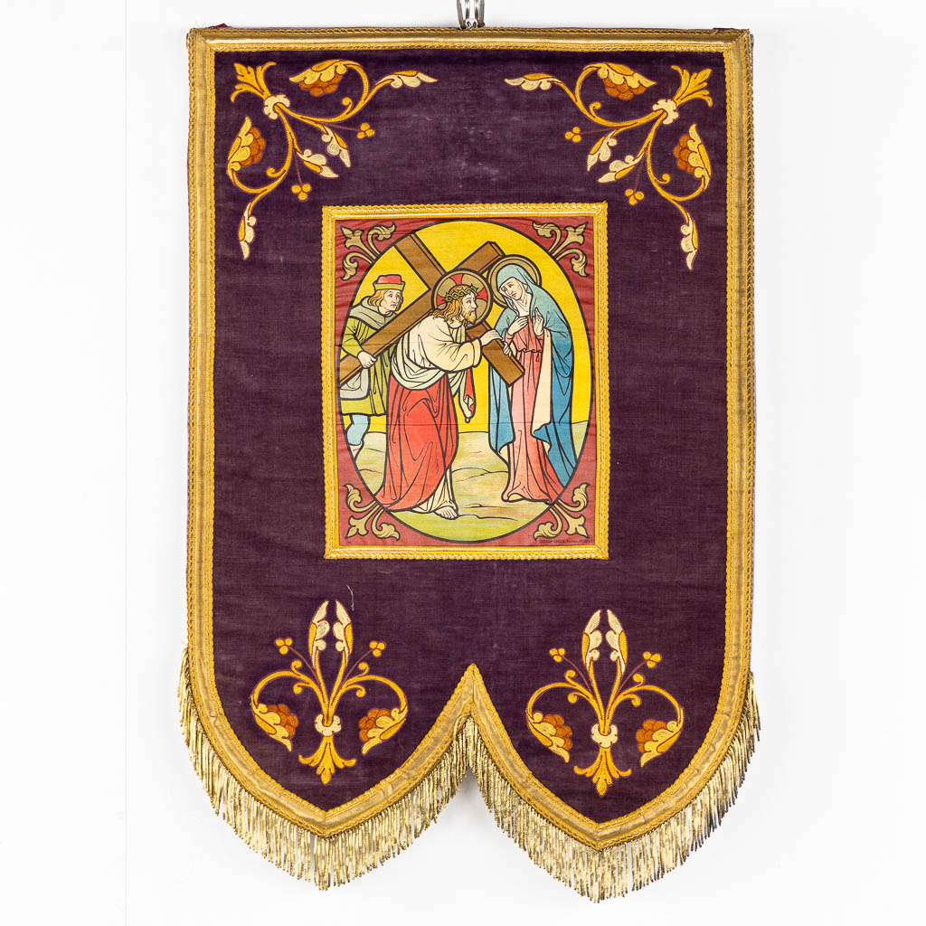 Five banners with Religious scènes, embroidred and printed. Circa 1900.