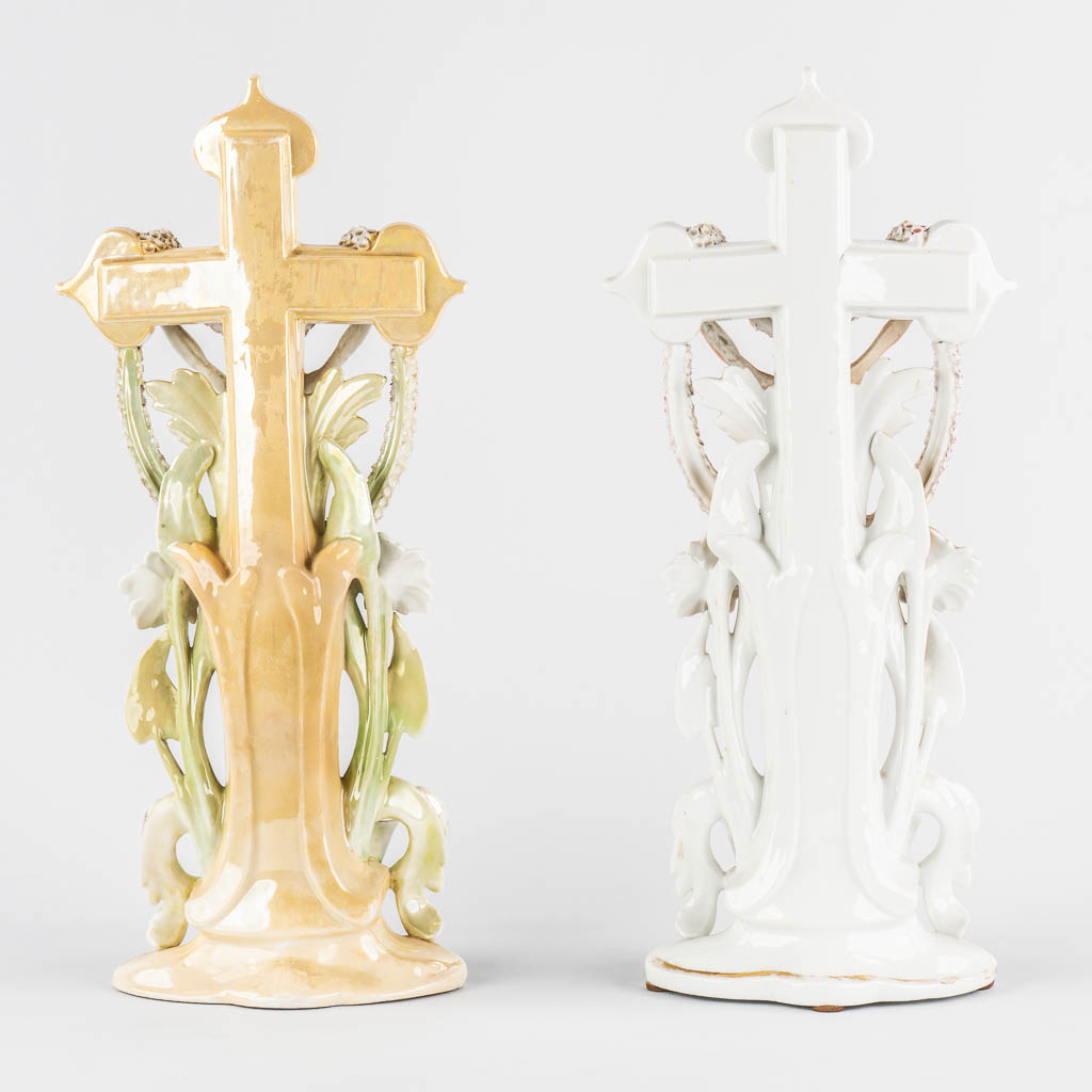 Two Vieux Paris porcelain table holy water fonts, Christ hanging from the crucifix. 19th C.