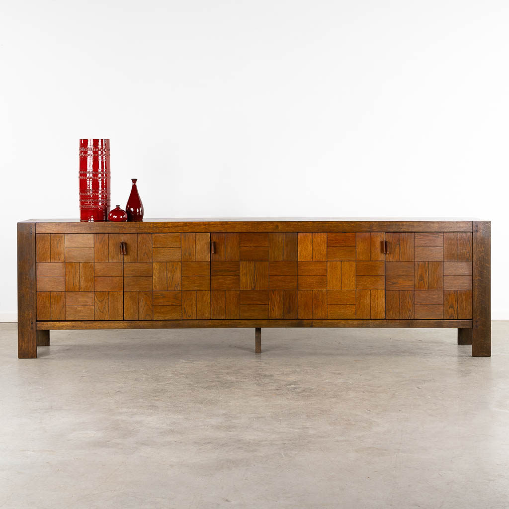 Frans Defour 'Modena' een mid-century dressoir. (L:48 x W:278 x H:80 cm)