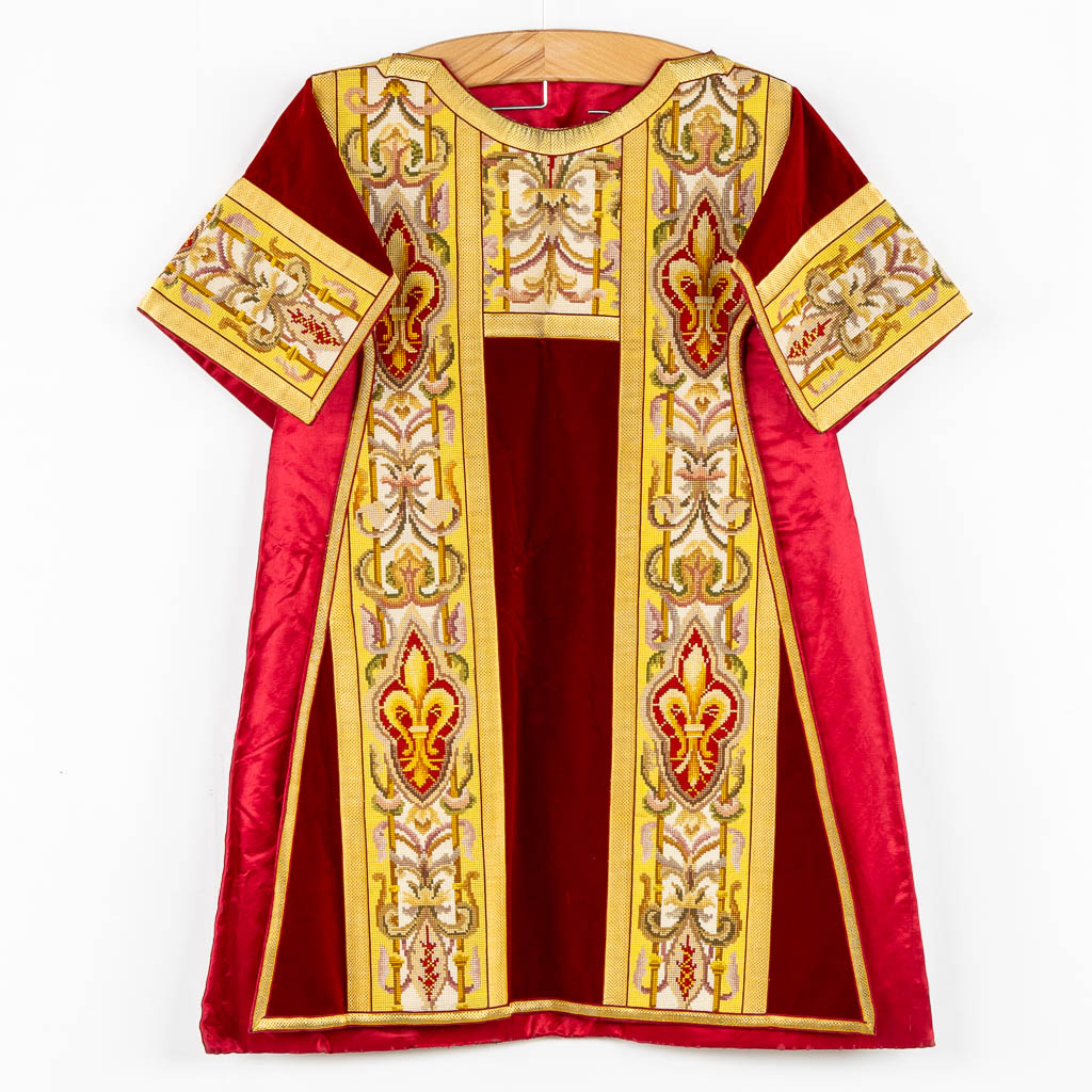 A matching set consisting of two Dalmatics and a Roman Chasuble, embroideries. 