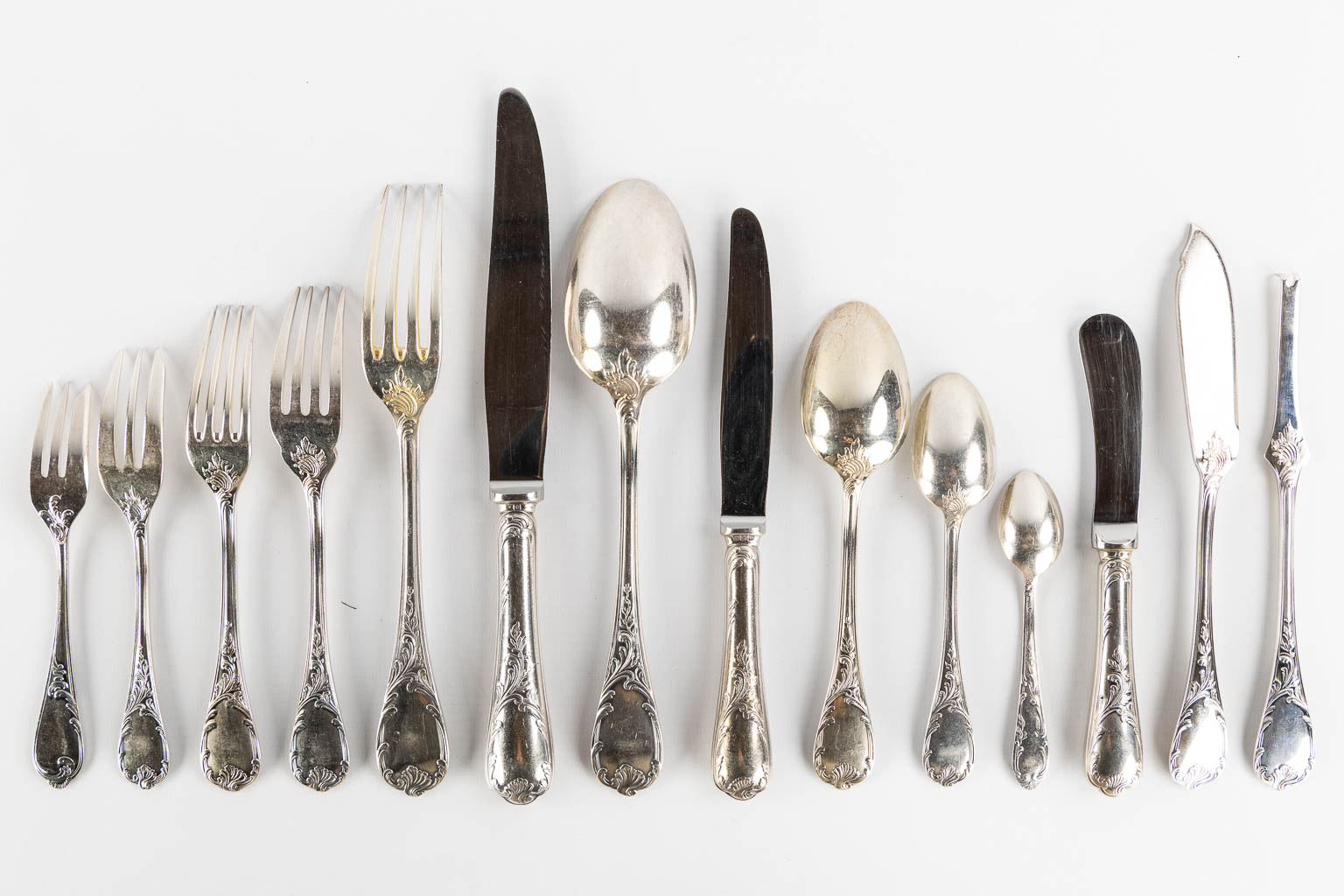 Christofle Marly, a 168-piece silver-plated cutlery. (L:28,5 cm)