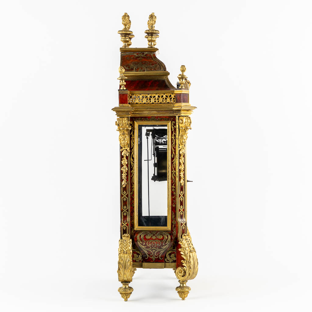 Gilles Martinot à Paris, a 'Religieuse' mantle clock, gilt bronze and Boule marquetry. 17th/18th C.