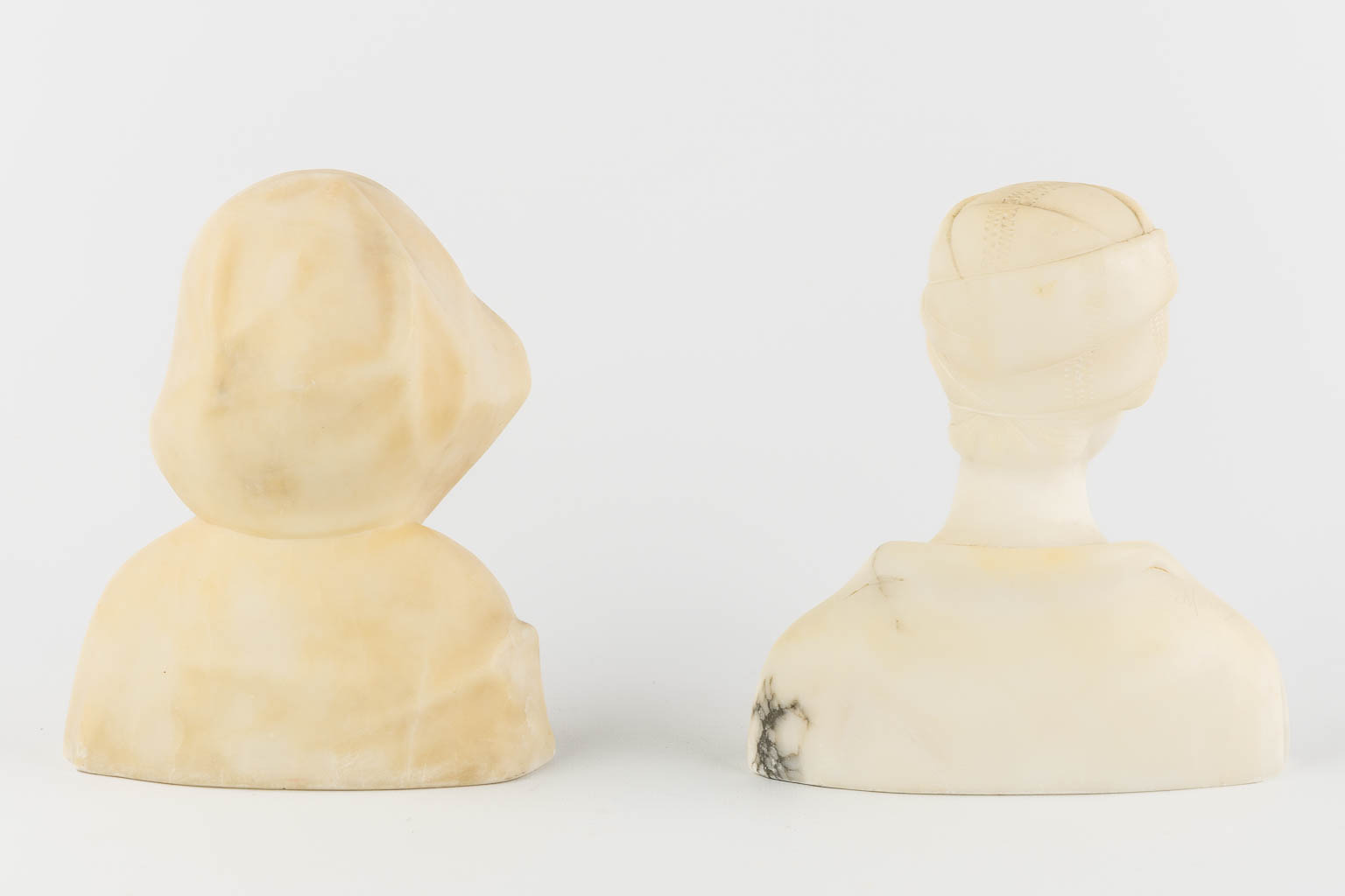 Five busts of ladies, sculptured Alabaster, Circa 1900. 