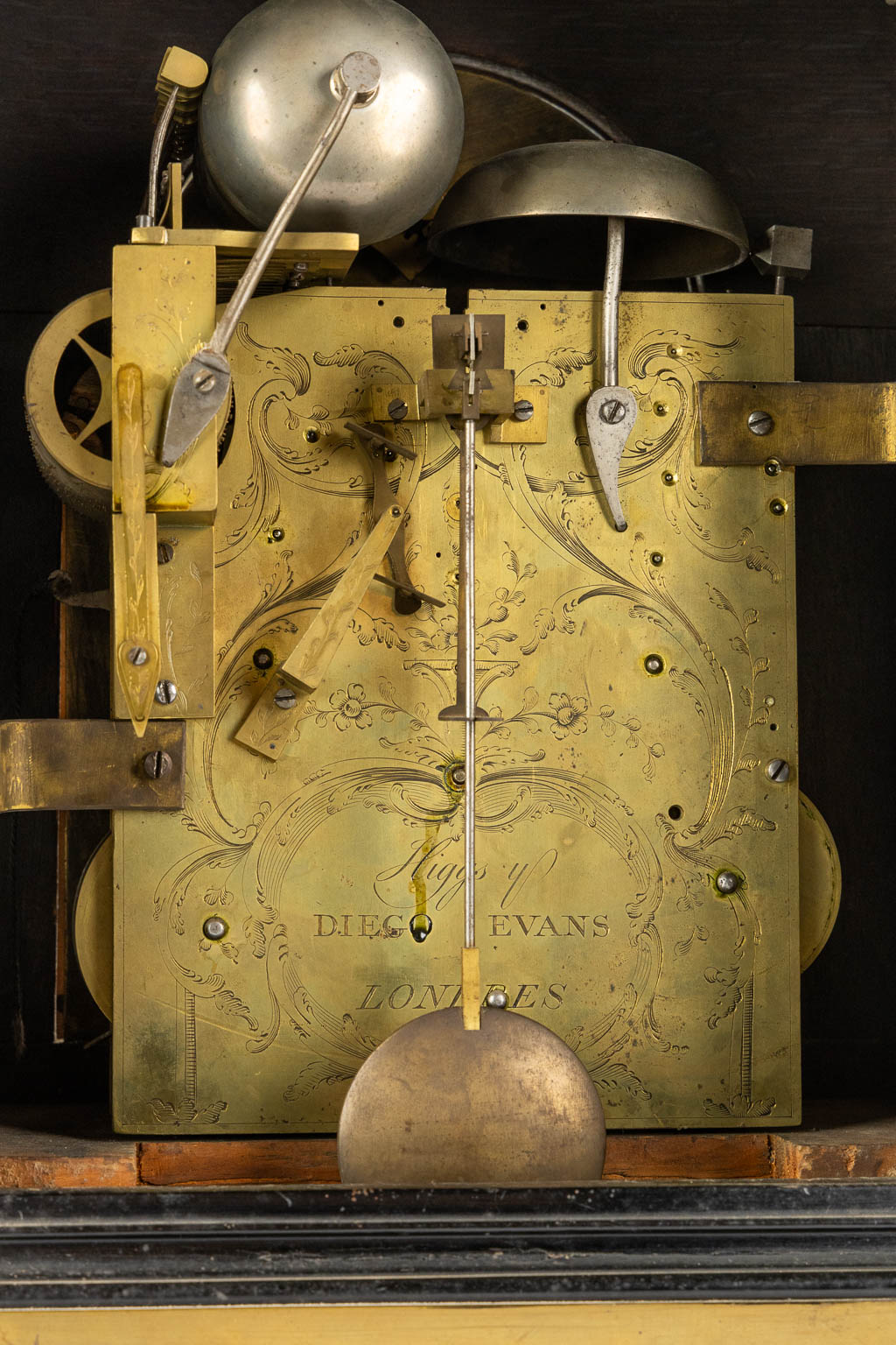 Higgs & Diego Evans, London, an English mantle clock with 8 bells, a gong. 18th C. (L:23 x W:36 x H:63 cm)