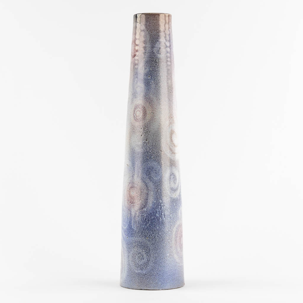 Elisabeth VANDEWEGHE (1946) 'Vase' for Perignem. (H:54 x D:13 cm)