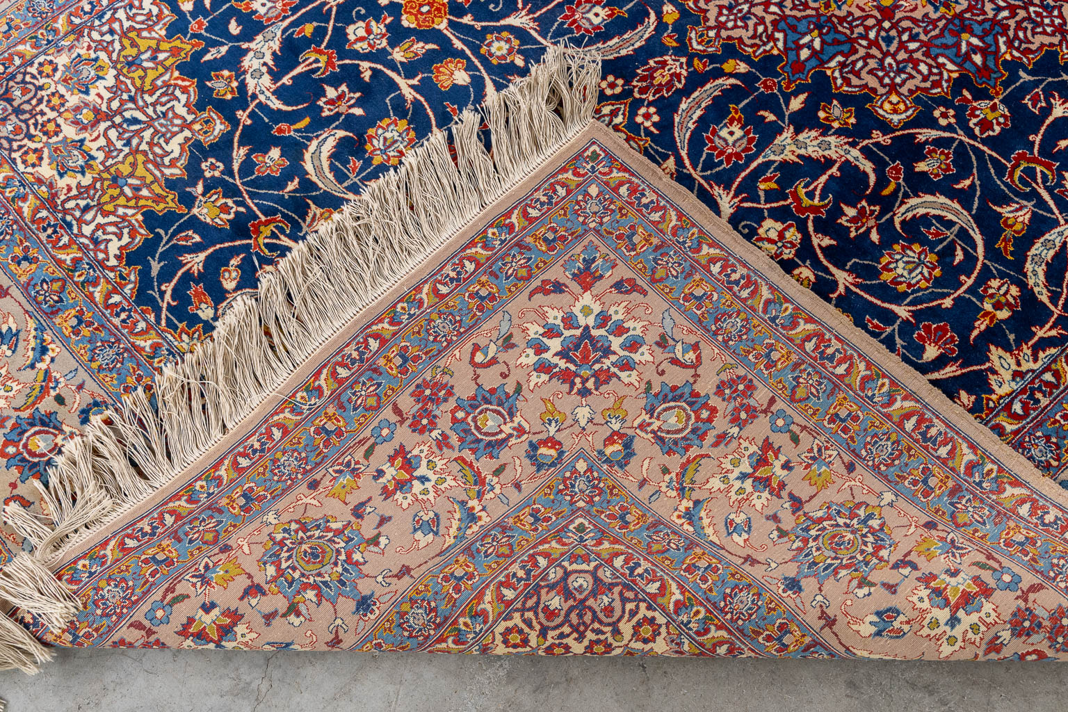 An Oriental hand-made carpet, Moud. (W:154 x H:228 cm)