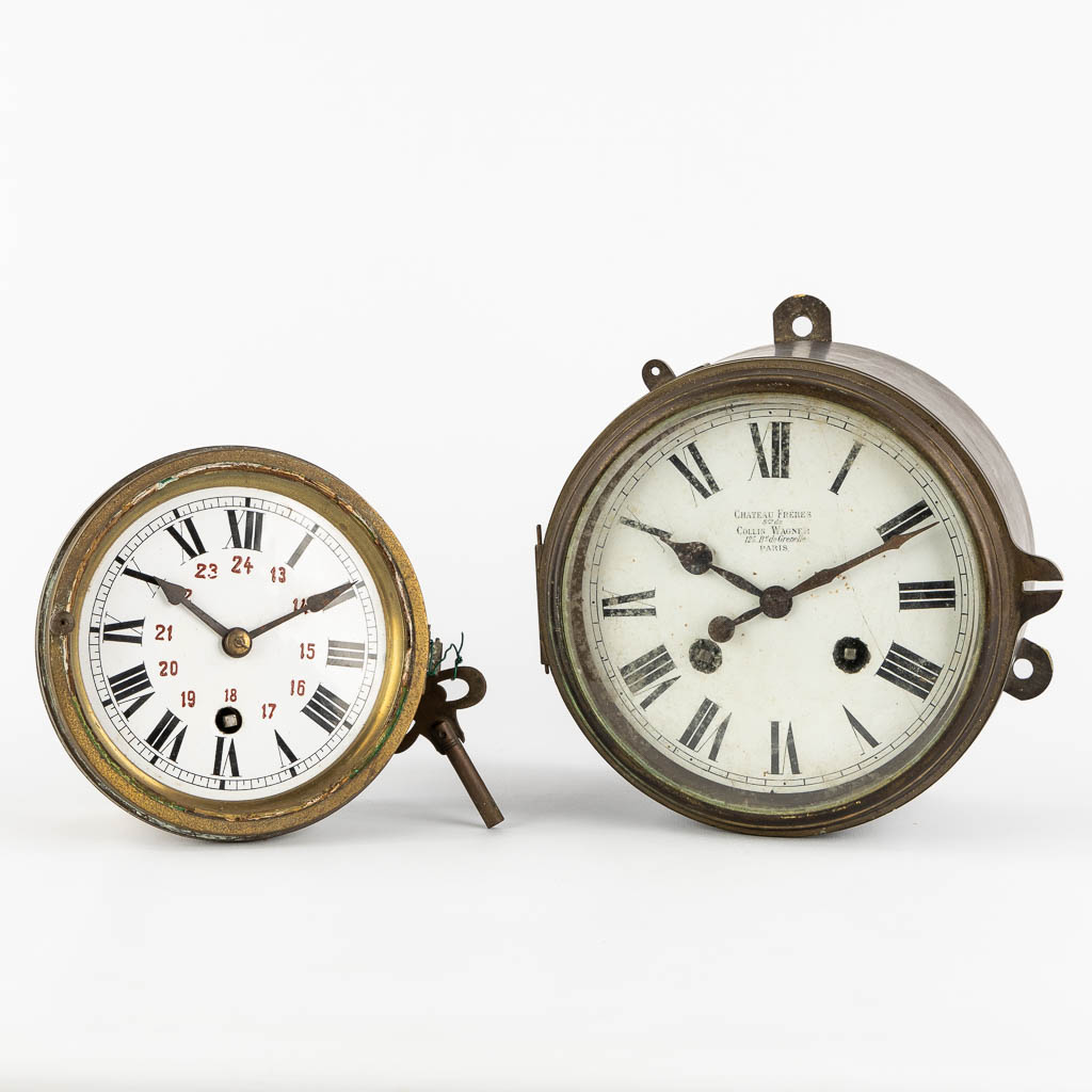 Two antique 'Ship' clocks, brass. (H:15 x D:23 cm)