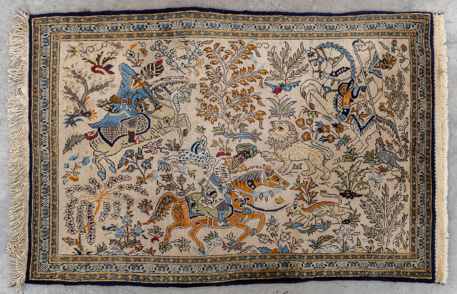 An Iranian hand-made carpet with equestrian hunting decor, Isphahan/Isfahan. (L:82 x W:120 cm)