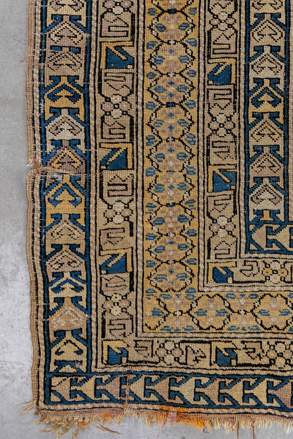 An Oriental hand-made carpet, Caucasian. (W:160 x H:318 cm)