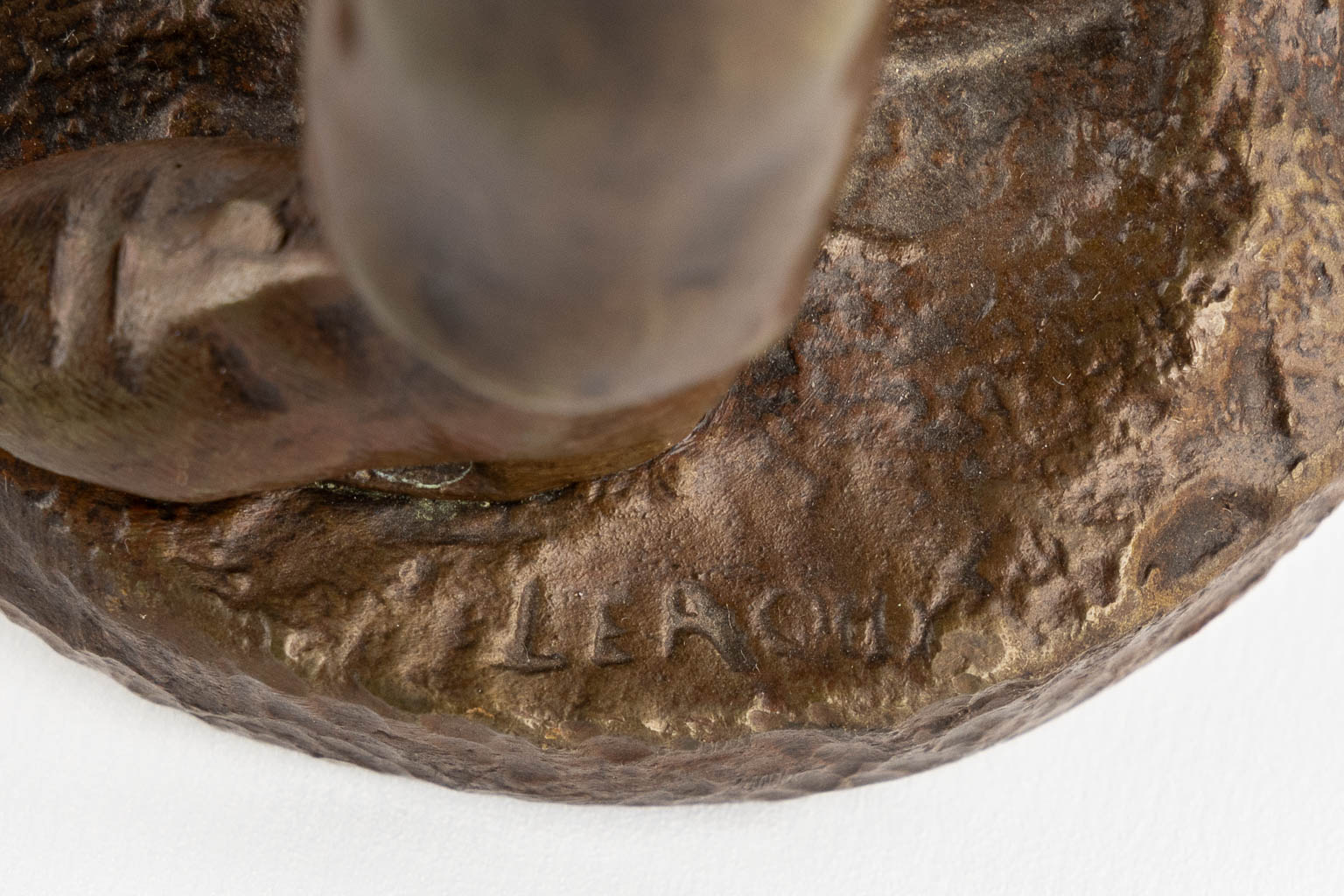 Twee gepatineerde bronzen figuren van een Dame en Roker, circa 1900.